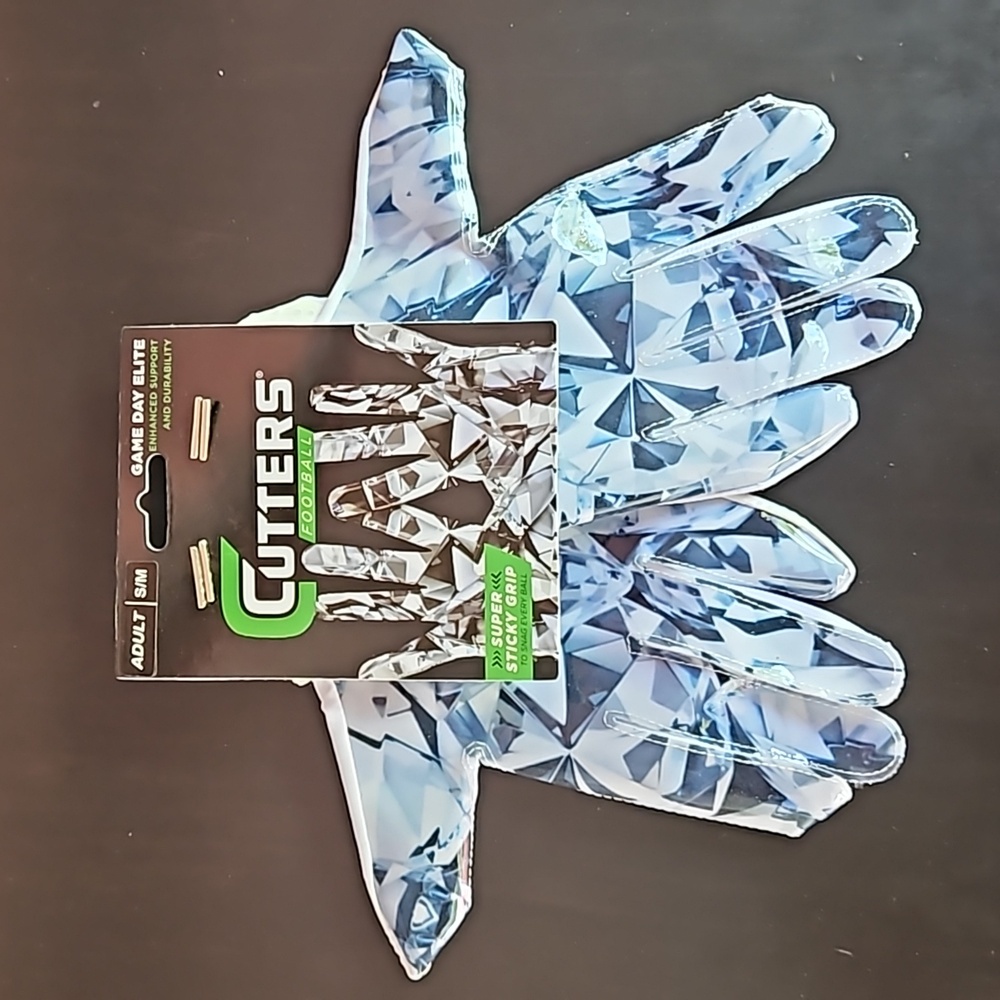 Cutters Football Game Day Elite Super Sticky Grip Adult S/M Gloves